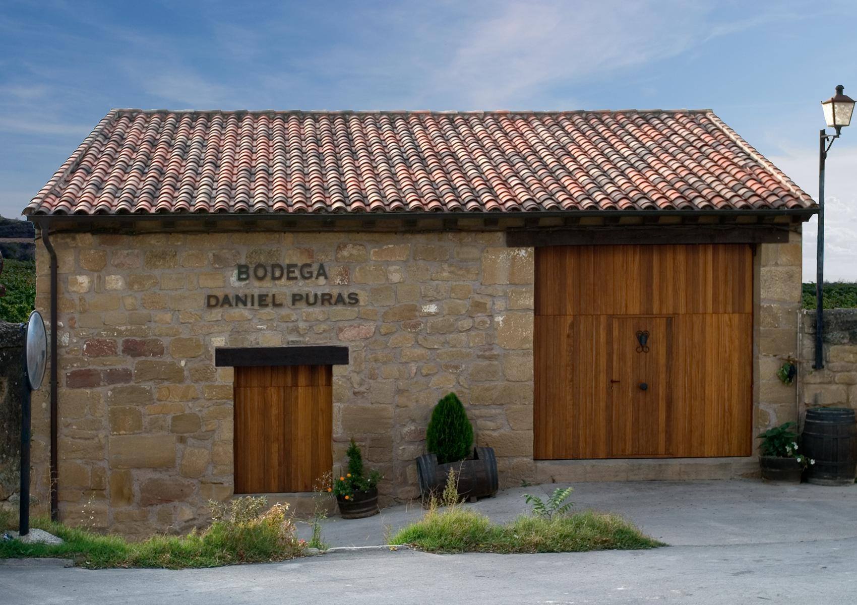 Puras Peciña y Una, C.B., Daniel