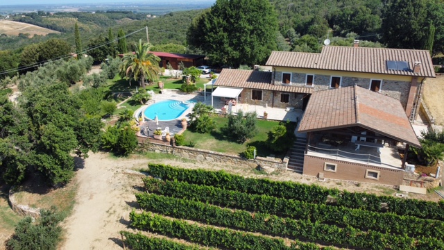 Az. Agr. Poggio dei Tramonti di Comi Costantina