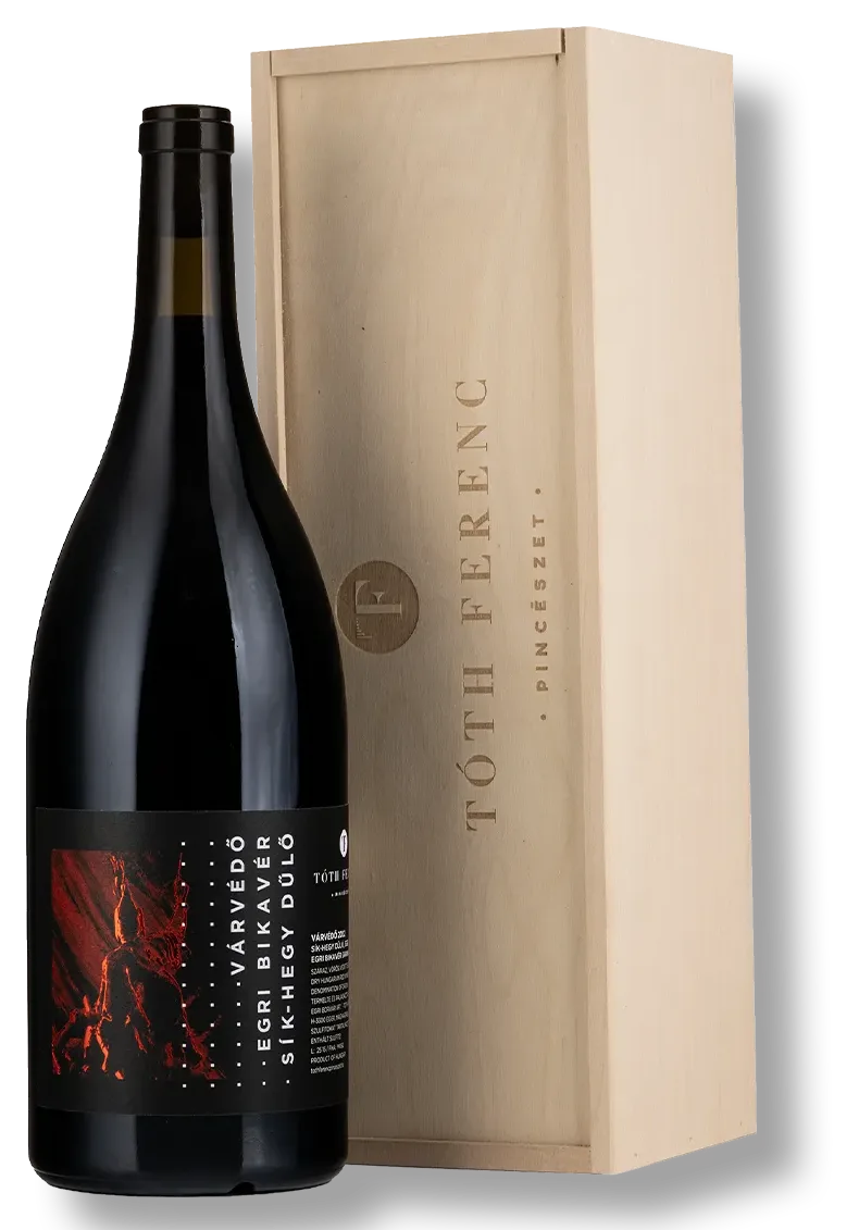 Várvédő Egri Bikavér Grand Superior Magnum + fadoboz