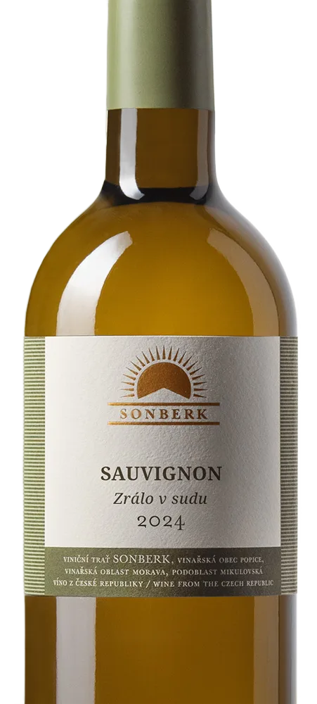 Sauvignon 2024 zrálo v sudu